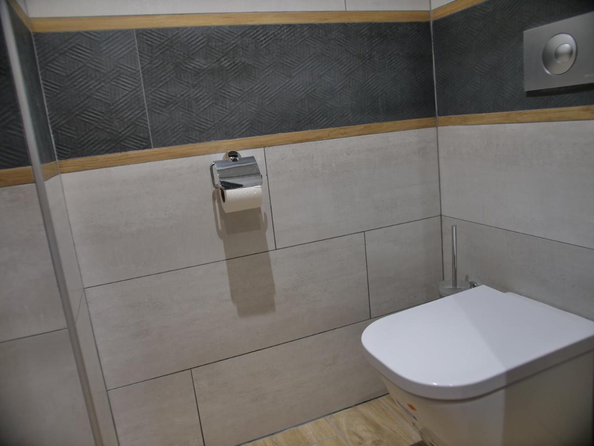 A 50m Reves De Les Bains De Apartment