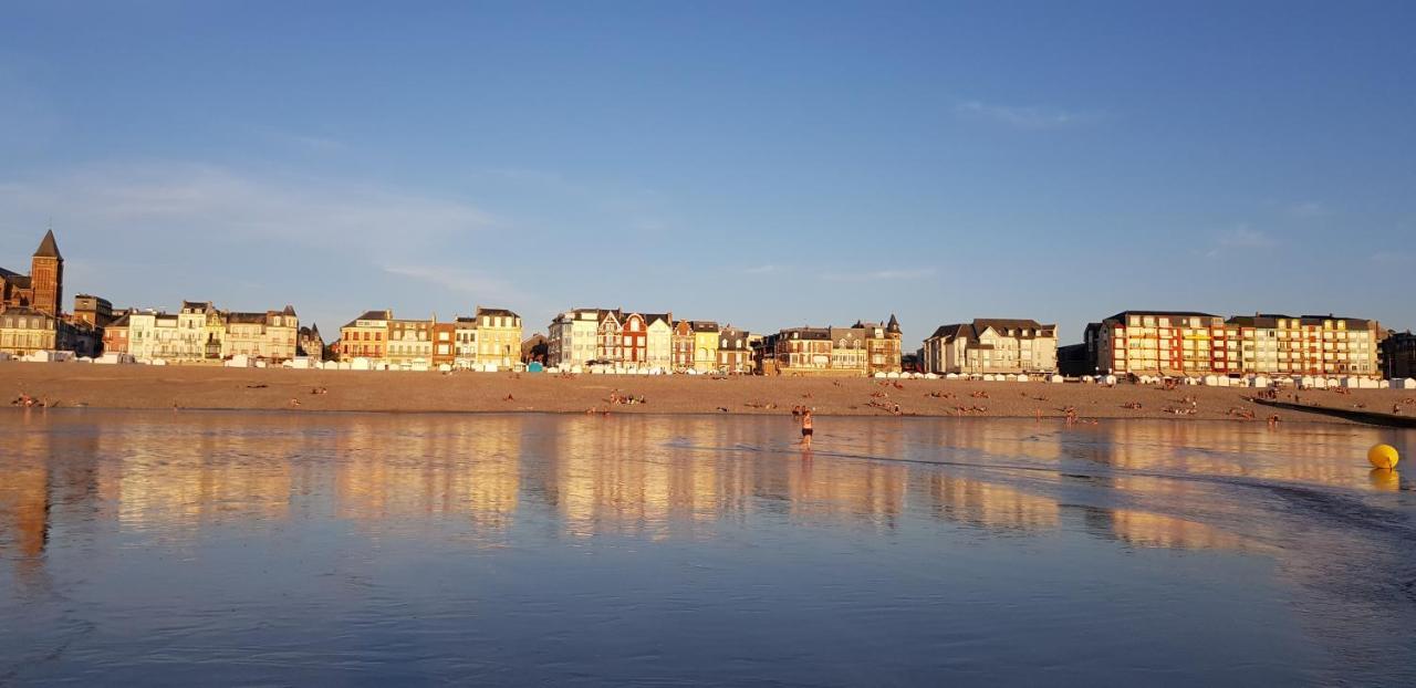 A 50m Reves De Les Bains De Mers-les-Bains