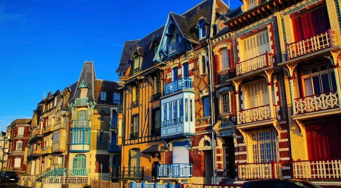 A 50m Reves De Les Bains De Apartment *