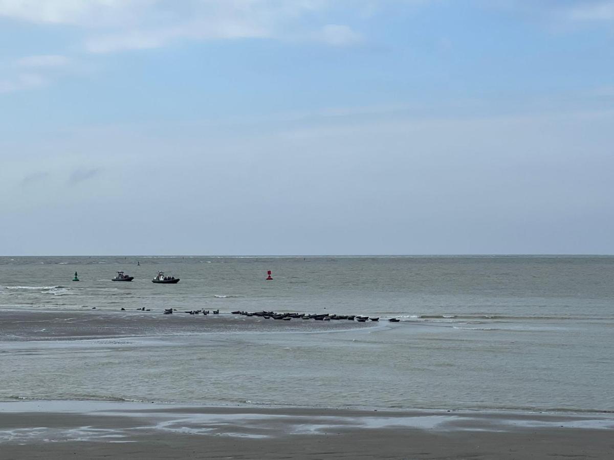 A 50m Reves De Les Bains De Apartment