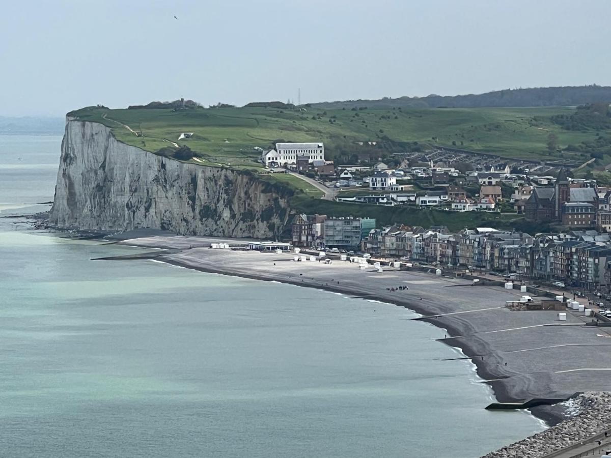 A 50m Reves De Les Bains De Apartment *